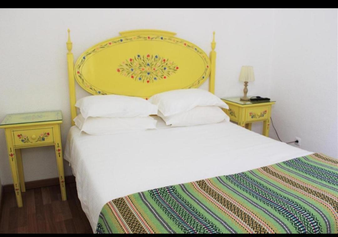 Mont' Sobro Hostel เอโวรา ภายนอก รูปภาพ