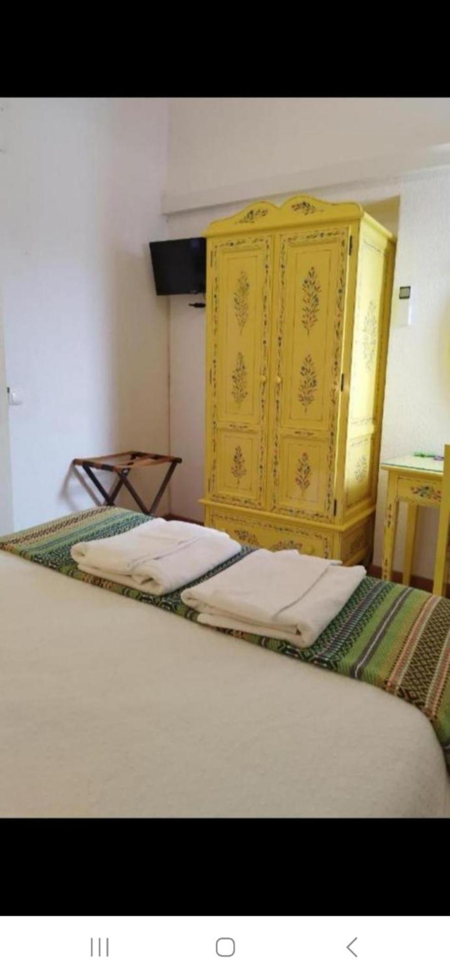 Mont' Sobro Hostel เอโวรา ภายนอก รูปภาพ