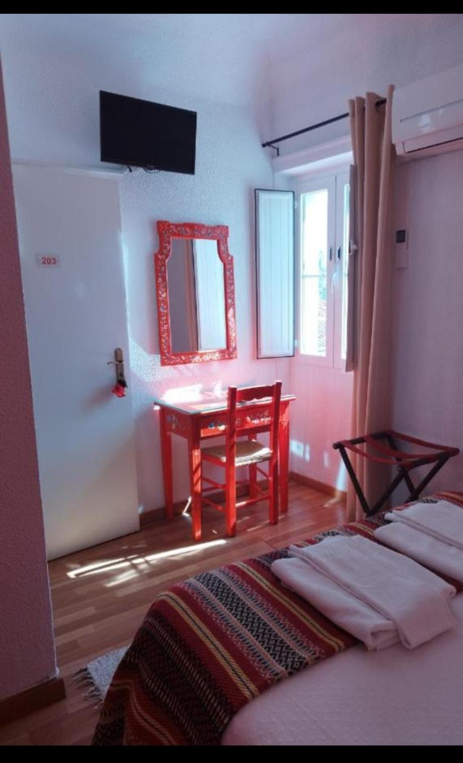 Mont' Sobro Hostel เอโวรา ภายนอก รูปภาพ